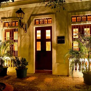 Honky Tonk Colonial Hotel